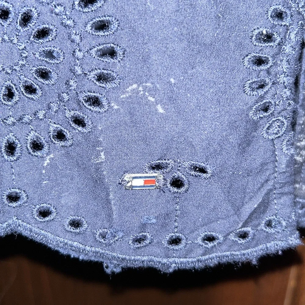 NWOT woman’s M Tommy Hilfiger navy eyelet blouse - Picture 2 of 6
